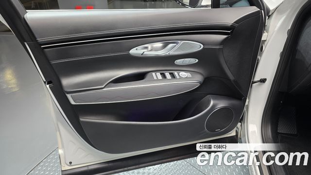 Genesis GV70 2021 — photo 14