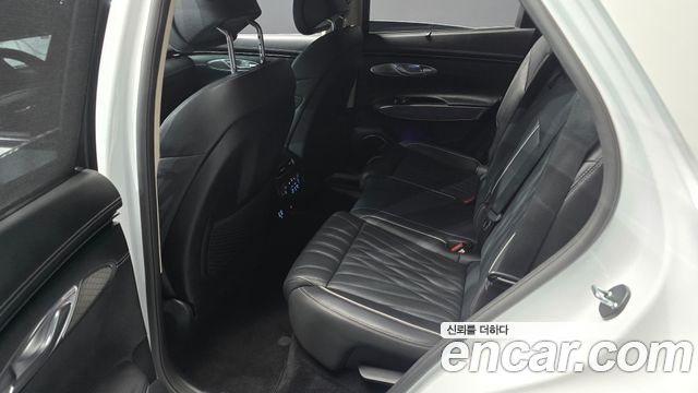 Genesis GV70 2021 — photo 16