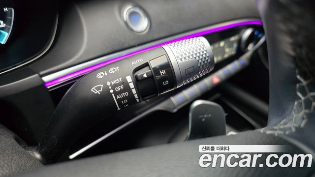 Genesis GV70 2021 — photo 28