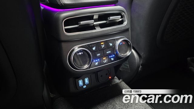 Genesis GV70 2021 — photo 30
