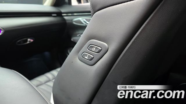 Genesis GV70 2021 — photo 31