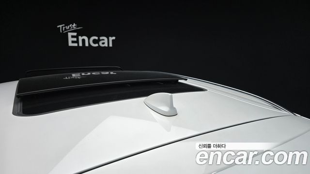 Genesis GV70 2021 — photo 35
