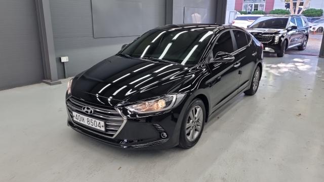 Hyundai AVANTE 2016 — photo 1