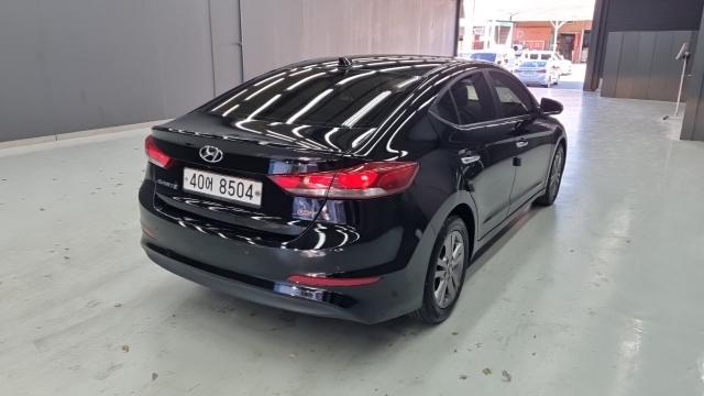 Hyundai AVANTE 2016 — photo 2