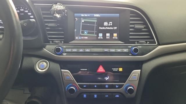 Hyundai AVANTE 2016 — photo 10