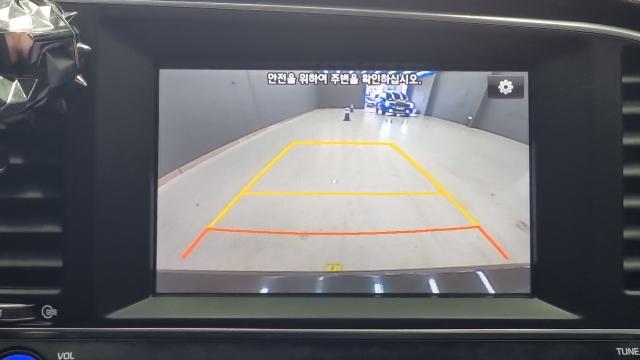 Hyundai AVANTE 2016 — photo 11
