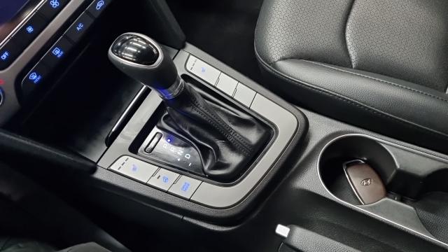 Hyundai AVANTE 2016 — photo 12