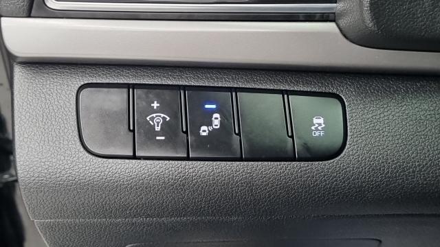 Hyundai AVANTE 2016 — photo 14