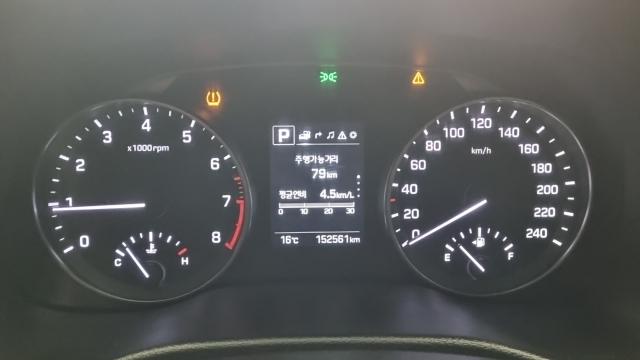 Hyundai AVANTE 2016 — photo 17