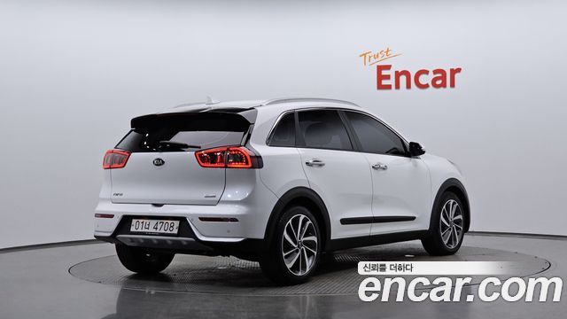 Kia Niro 2018 — photo 2