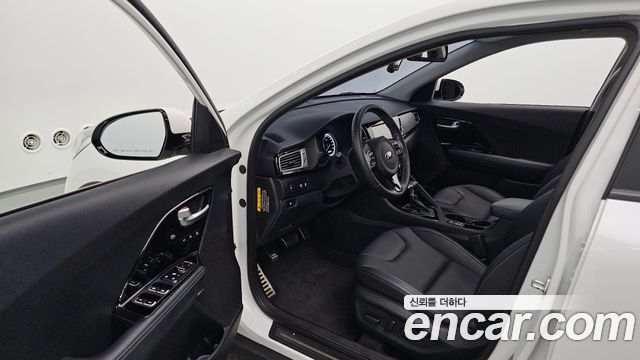 Kia Niro 2018 — photo 13