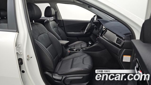 Kia Niro 2018 — photo 17