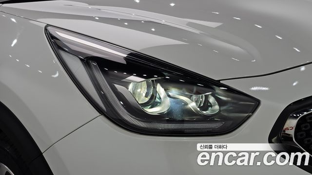 Kia Niro 2018 — photo 8