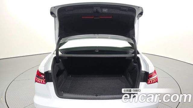 Audi A6 2020 — photo 26