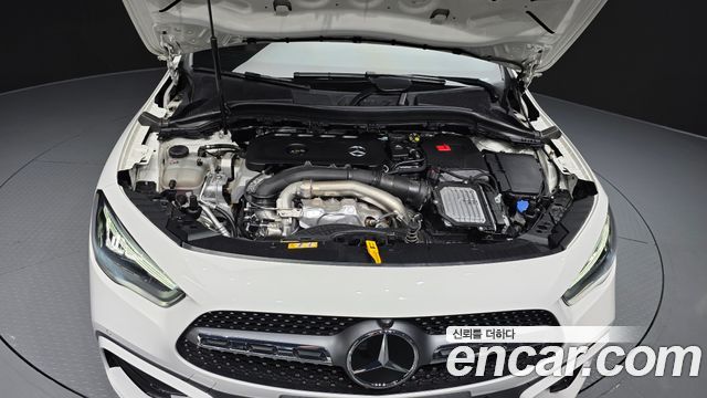 Mercedes-Benz GLA-Class 2025 — photo 6