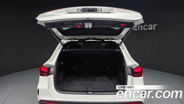 Mercedes-Benz GLA-Class 2025 — photo 26