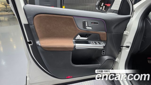 Mercedes-Benz GLA-Class 2025 — photo 14