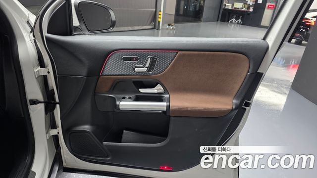 Mercedes-Benz GLA-Class 2025 — photo 15