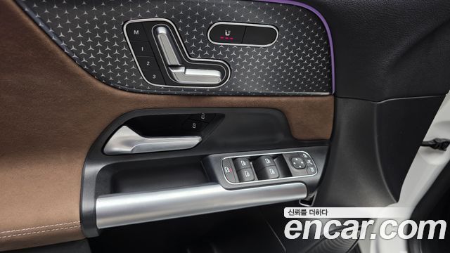 Mercedes-Benz GLA-Class 2025 — photo 28