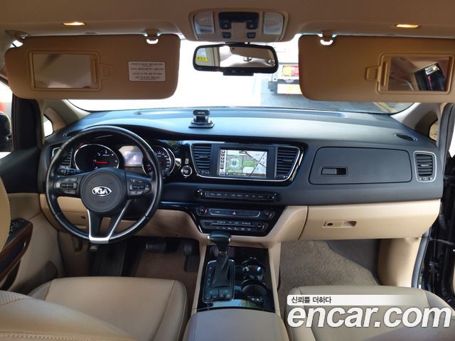 Kia Canival 2018 — photo 9