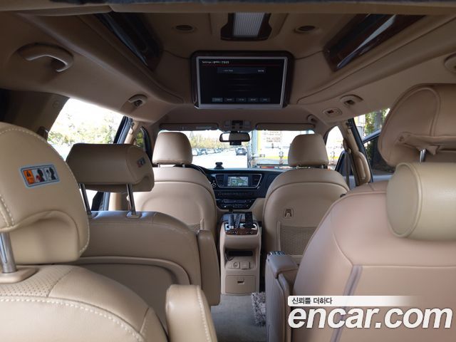 Kia Canival 2018 — photo 11
