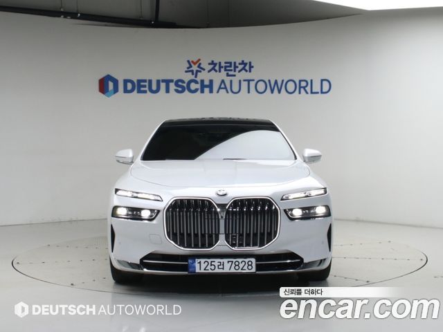 BMW 7-Series 2023 — photo 3