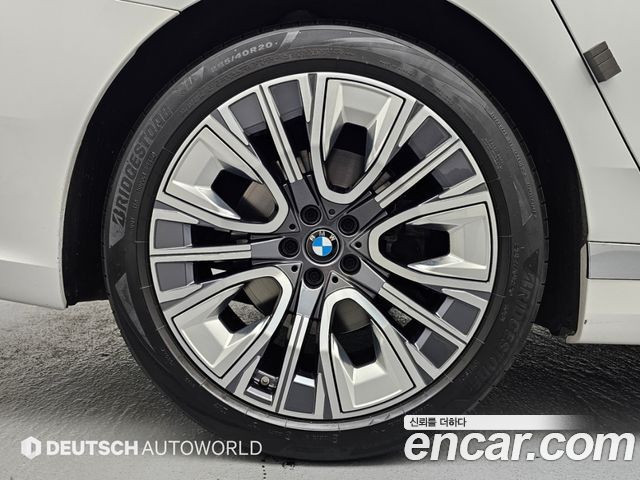 BMW 7-Series 2023 — photo 5