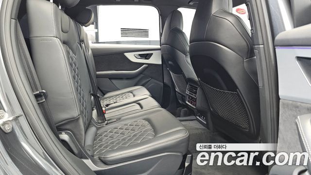 Audi Q7 2021 — photo 11