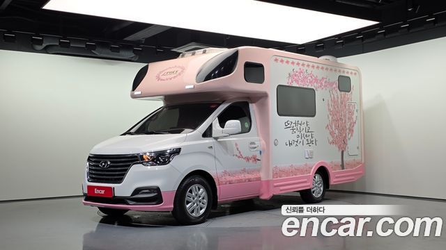 Hyundai Starex 2021 — photo 1