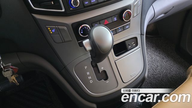 Hyundai Starex 2021 — photo 12
