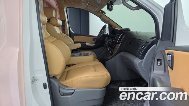 Hyundai Starex 2021 — photo 16