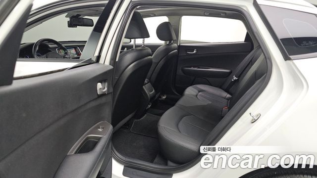 Kia K5 2016 — photo 19