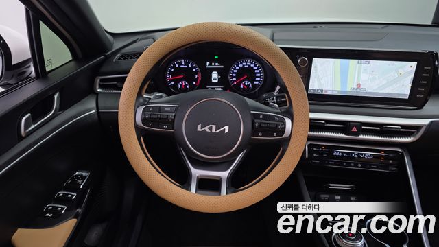 Kia K5 2023 — photo 13
