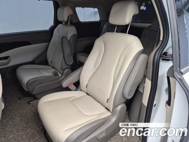 Kia Canival 2022 — photo 12