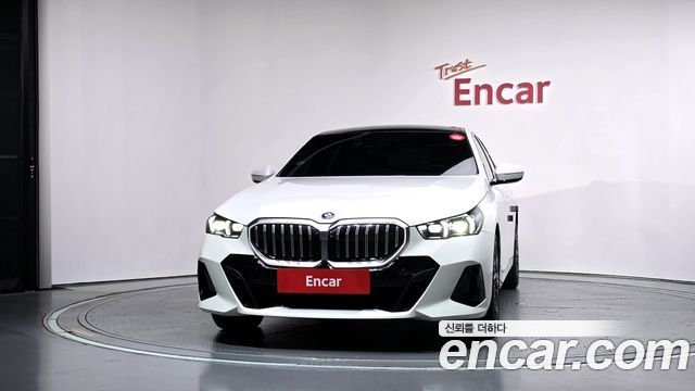 BMW 5-Series 2025 — photo 3