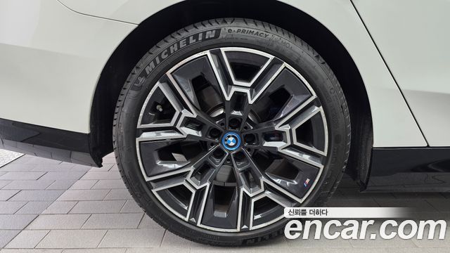 BMW 5-Series 2025 — photo 5