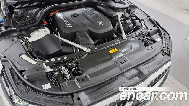 BMW 5-Series 2025 — photo 6