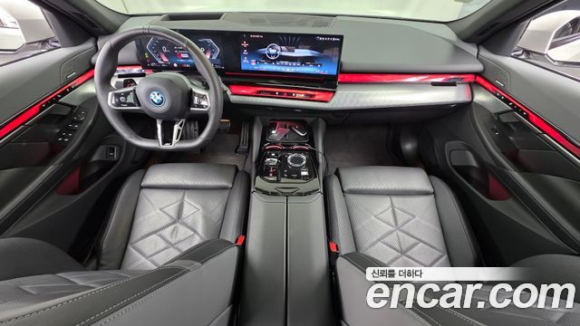 BMW 5-Series 2025 — photo 10