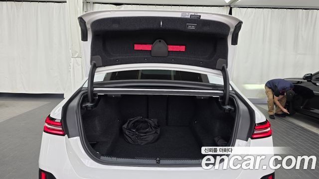 BMW 5-Series 2025 — photo 26