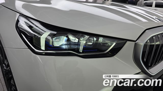 BMW 5-Series 2025 — photo 8
