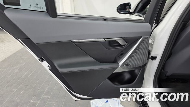 BMW 5-Series 2025 — photo 15