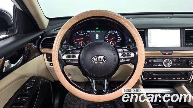 Kia K7 2016 — photo 12