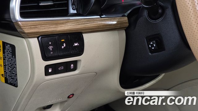 Kia K7 2016 — photo 15