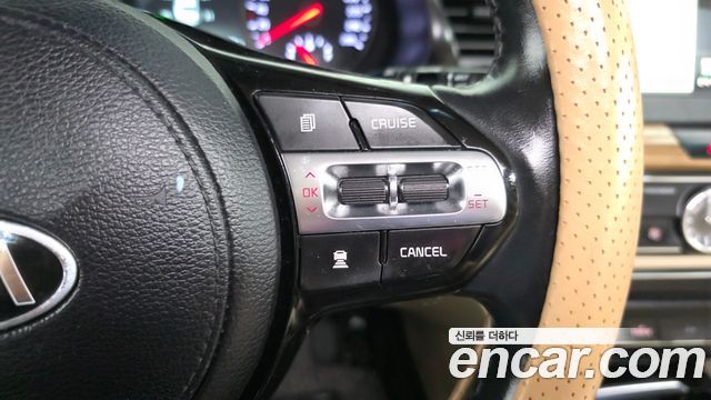 Kia K7 2016 — photo 18