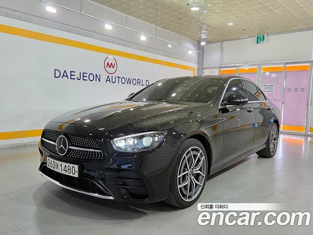 Mercedes-Benz E-Class 2023 — photo 1