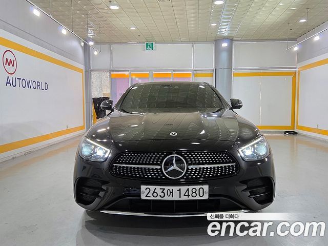 Mercedes-Benz E-Class 2023 — photo 2