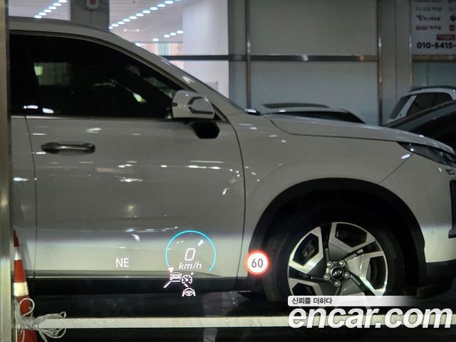 Mercedes-Benz E-Class 2023 — photo 8