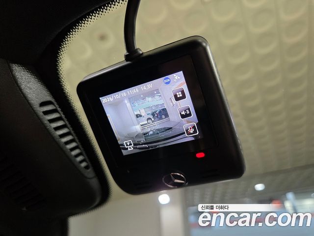 Mercedes-Benz E-Class 2023 — photo 16