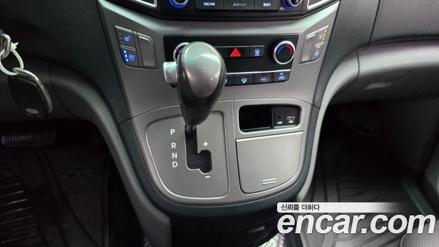 Hyundai Starex 2018 — photo 12