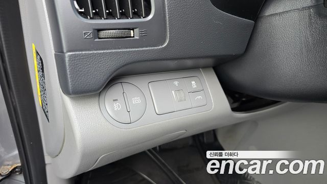 Hyundai Starex 2018 — photo 25